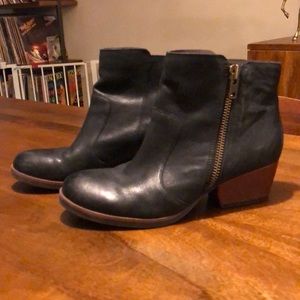 Kork Ease Ankle Zip Bootie